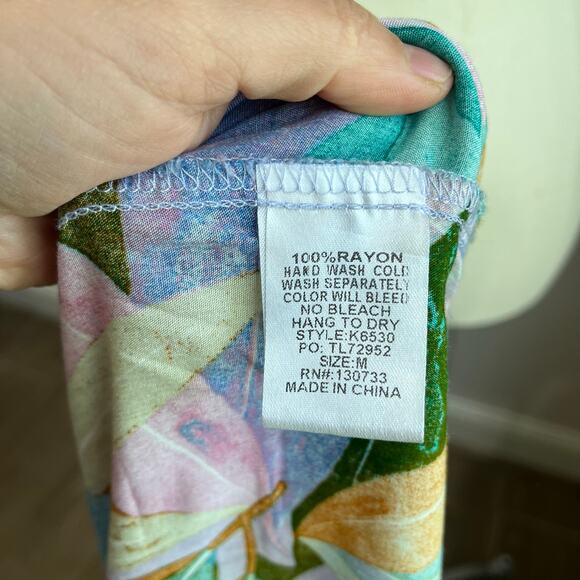 UMGEE Multicolored Leaf Print 100% Rayon V Neck Short Sleeve Dress Size M - Picture 4 of 8